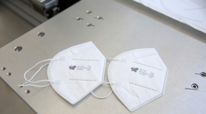 Mascherine Ffp2, accordo per il prezzo calmierato nelle farmacie
