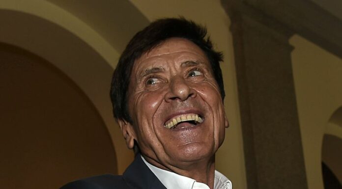 Sui social il brano di Morandi, resta in gara a Sanremo