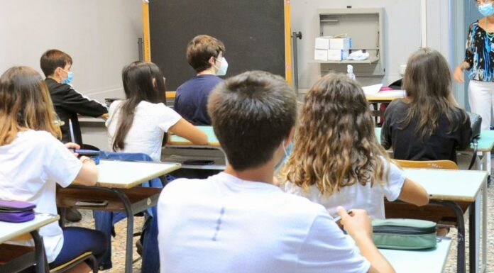 Giani “Dobbiamo vaccinare di più, aspettiamo a riaprire le scuole”