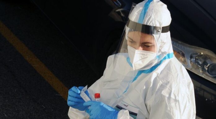 Covid, 219.441 nuovi casi e 198 morti nelle ultime 24 ore in Italia