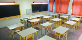 In Sicilia “gialla” scuole aperte da lunedì, perplessità dalla Regione