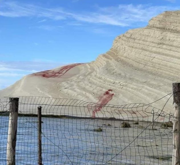 Imbrattata la Scala dei Turchi, Musumeci “Vigliacco oltraggio a bellezza”