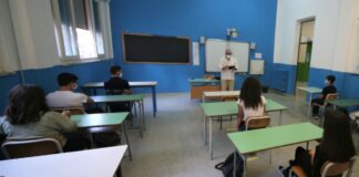 Covid, in Sicilia in classe giovedì. Musumeci “Diamo tempo a scuole e sindaci per organizzarsi”