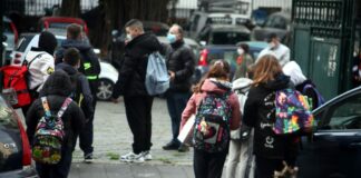 Tar Campania sospende l’ordinanza di De Luca, scuola torna in presenza