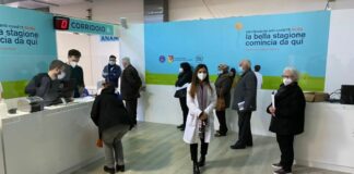 Vaccino, Hub Fiera Messina aperto anche di notte per gli over 50