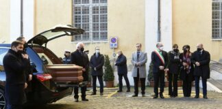 Sassoli, in Campidoglio il commosso saluto della politica e della gente