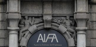 Aifa “Non esistono antibiotici efficaci per il Covid-19”