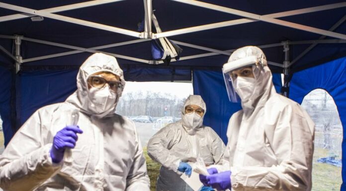 Covid, incidenza in aumento e Rt sale a 1,56