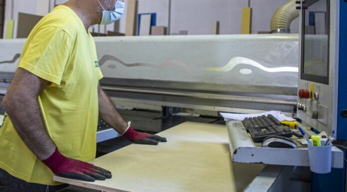 Prosegue il recupero del lavoro dipendente