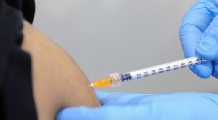 Vaccino, Figliuolo “Raggiunto 69,5% della popolazione con dosi booster”