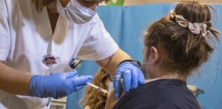 Covid, in Italia vaccinato meno di un bambino su quattro tra 5 e 11 anni