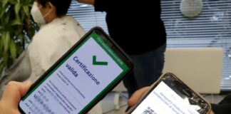 Draghi firma il Dpcm, niente green pass nei supermercati e nelle farmacie