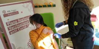 Vaccino a 90% over 50 Bari, open day per pazienti oncologici