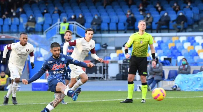 Napoli piega Salernitana, azzurri in scia dell’Inter