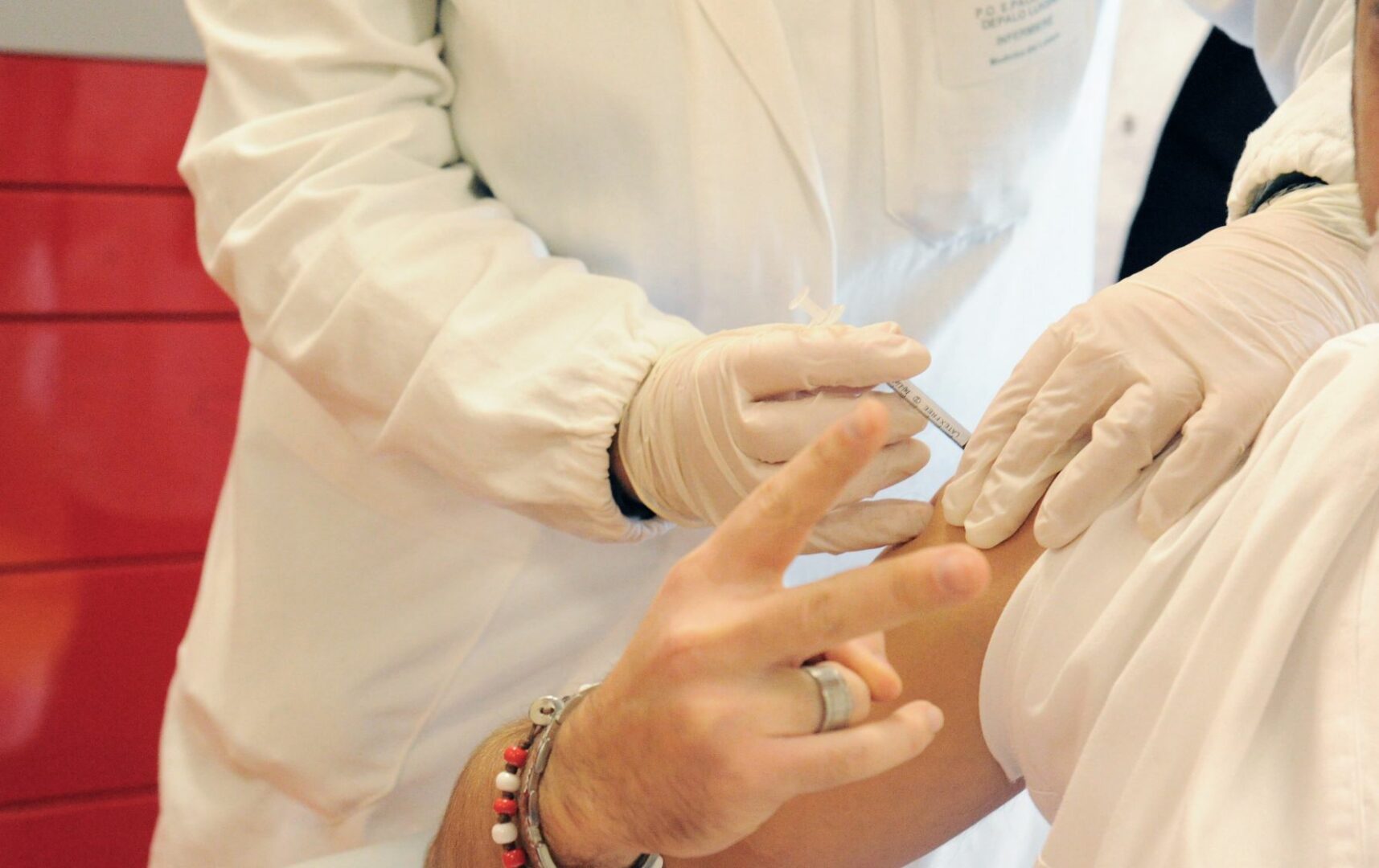 Vaccino, in Italia 124 milioni di somministrazioni