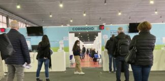 Vaccino, stop alla fascia serale in Hub Fiera a Palermo