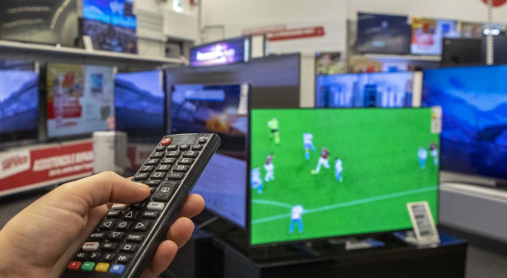 Blitz contro la pirateria tv in tutta Italia, 20 indagati Blitz contro la pirateria tv in tutta Italia, 20 indagati