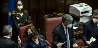 Quirinale, fumata nera alla quinta votazione, Casellati a quota 382