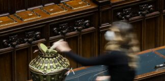 Quirinale, fumata nera alla sesta votazione, Mattarella a quota 336