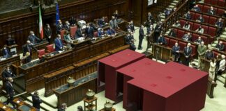 Quirinale, fumata nera alla settima votazione, Mattarella a quota 387
