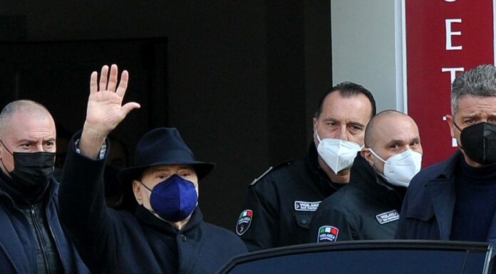 Berlusconi dimesso dall’ospedale San Raffaele