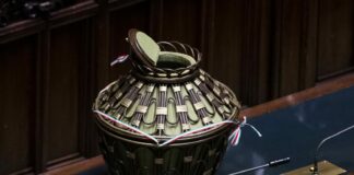 Quirinale, fumata nera al quarto scrutinio. A Mattarella 166 voti