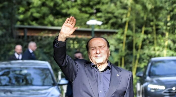 Berlusconi “Draghi abbia tutto il tempo, serve stabilità”