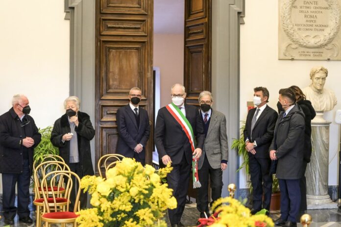 CAMERA ARDENTE DI MONICA VITTI AL CAMPIDOGLIO
