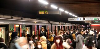 Dall’11 febbraio via le mascherine all’aperto, rimangono al chiuso