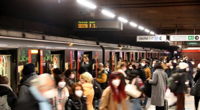 Dall’11 febbraio via le mascherine all’aperto, rimangono al chiuso