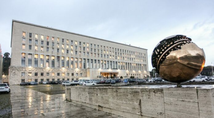 Ucraina, la Farnesina invita gli italiani a lasciare il Paese