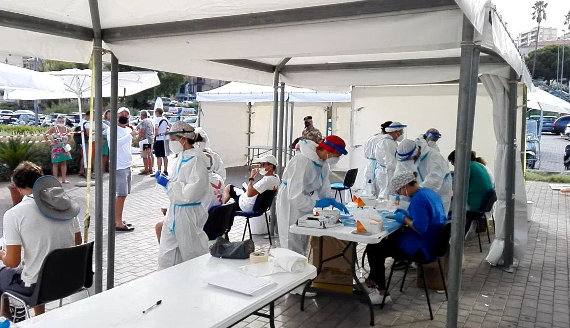 Covid, in Sicilia calano i contagi e diminuisce pressione sugli ospedali