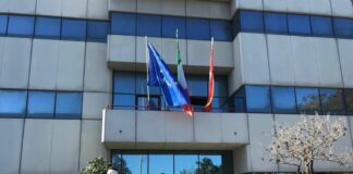 Studenti in piazza a Palermo, occupato Provveditorato