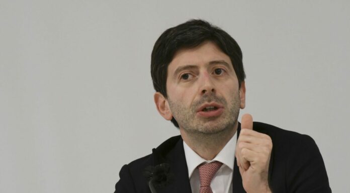 Covid, Speranza: “Possiamo guardare con fiducia al futuro”