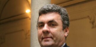 Covid, Abrignani “Riaprire con cautela. Presto per abolire green pass”