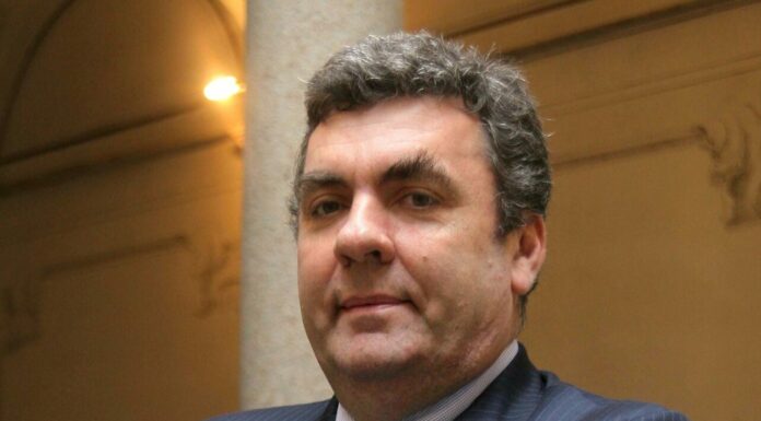 Covid, Abrignani “Riaprire con cautela. Presto per abolire green pass”