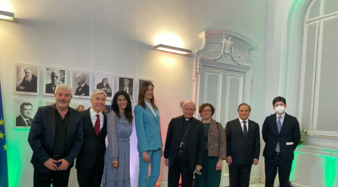 Covid, Speranza “Gratitudine a operatori. Abbiamo straordinario Ssn”