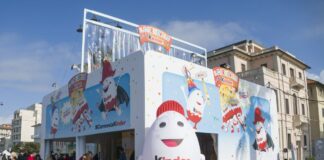 Kinder torna al Carnevale di Viareggio