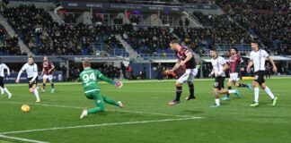 Manaj illude lo Spezia, Arnautovic firma il 2-1 del Bologna