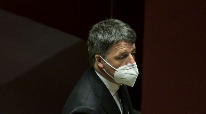 Open, Renzi “Non scappo dal processo, no a chi invade terreno politica”