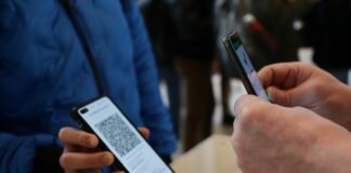 Covid, Costa “Ragionevole allentamento misure a partire dal green pass”