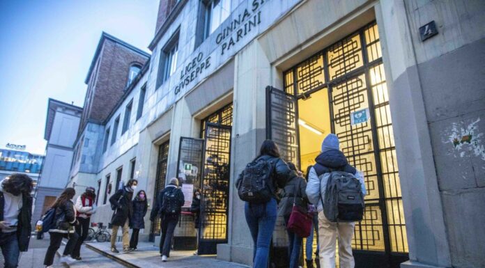 Studenti delle superiori lombarde “scoprono” la fisica delle particelle
