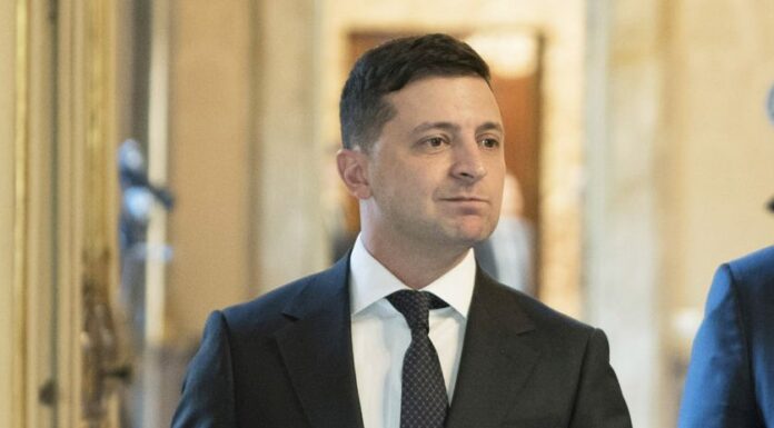 Ucraina, Zelensky al Parlamento dell’Ue: “Dimostrateci che siete con noi”