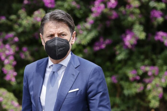 GIUSEPPE CONTE, POLITICO