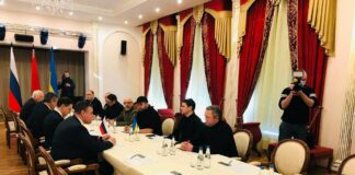 Ucraina, primo incontro tra le parti ma la guerra continua