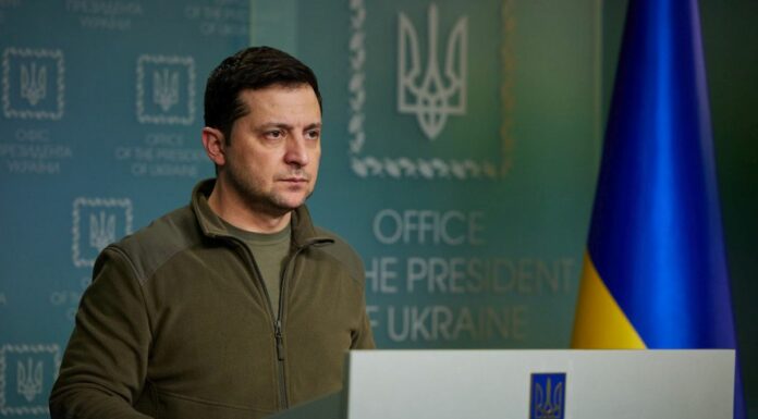 Mosca e Kiev si parleranno ma intanto Putin agita la minaccia nucleare. L’Unione Europea prepara nuove sanzioni