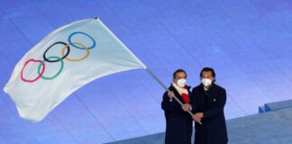 Pechino saluta i Giochi invernali, bandiera a Milano-Cortina 2026