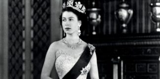 In libreria “Elisabetta & i segreti di Buckingham Palace”