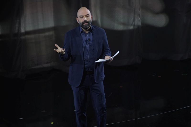 Saviano ricorda Falcone e Borsellino a Sanremo: “Il silenzio favorisce la mafia”