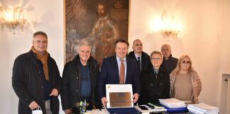 Anla Fincantieri dona alla città un Seabin mangia plastica